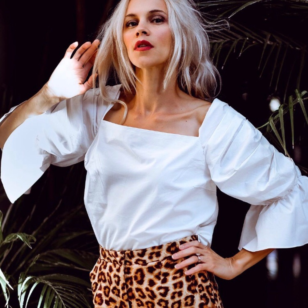 Puffy Sleeve Square Neckline Top